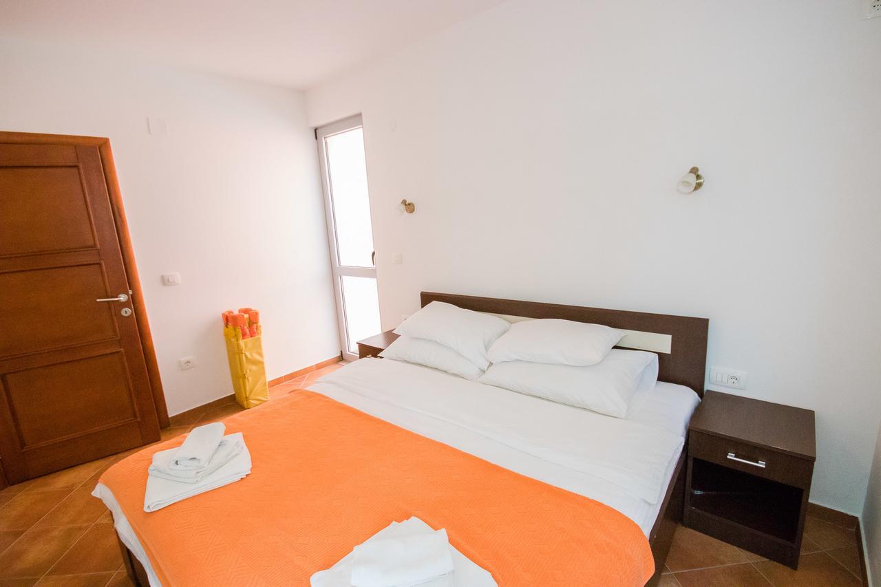 Apartments Palma Dobra Voda Bagian luar foto