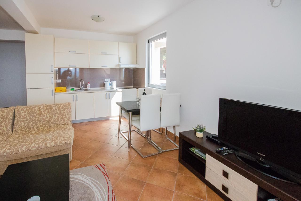 Apartments Palma Dobra Voda Bagian luar foto
