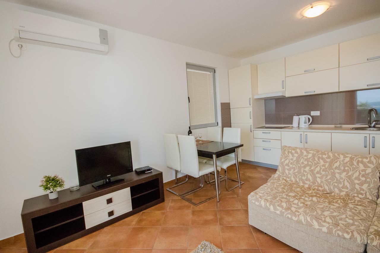 Apartments Palma Dobra Voda Bagian luar foto